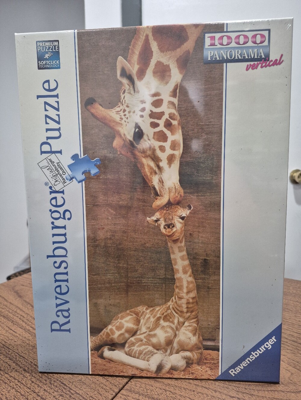 NIB Ravensburger Panorama Vertical Puzzle First Kiss Giraffe Puzzle